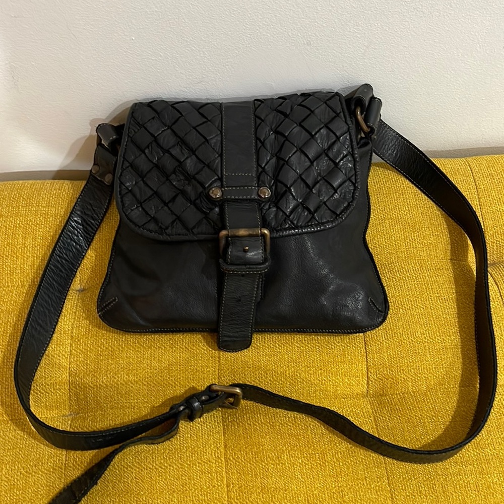 Gently used Black CIVICO93 100% Italian leather crossbody bag🍀